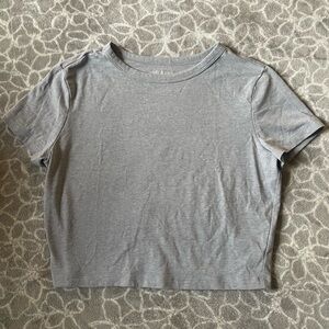 Grey cropped tee
